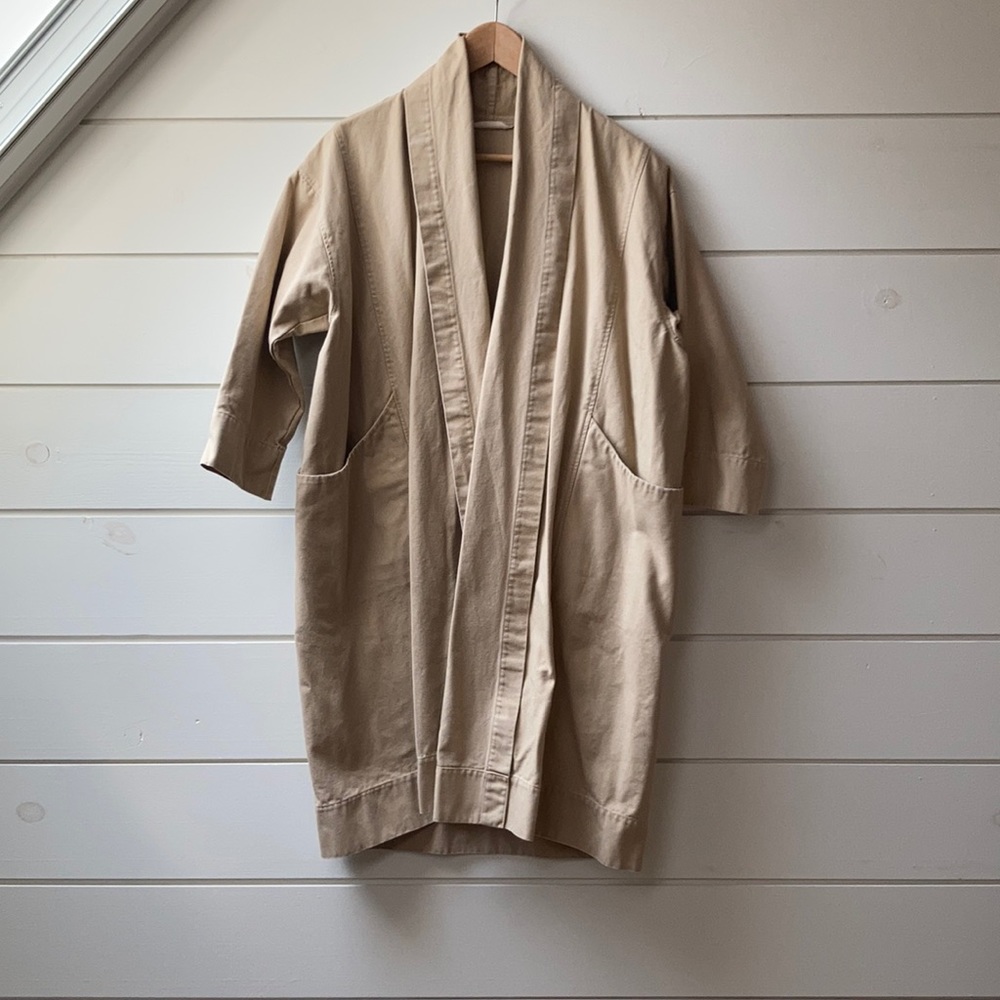 Elizabeth Suzanne Clyde trench in canvas.